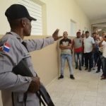 detenidos y protestas en palacio de justicia de montecristi aplazan medida de coercion a exfiscal