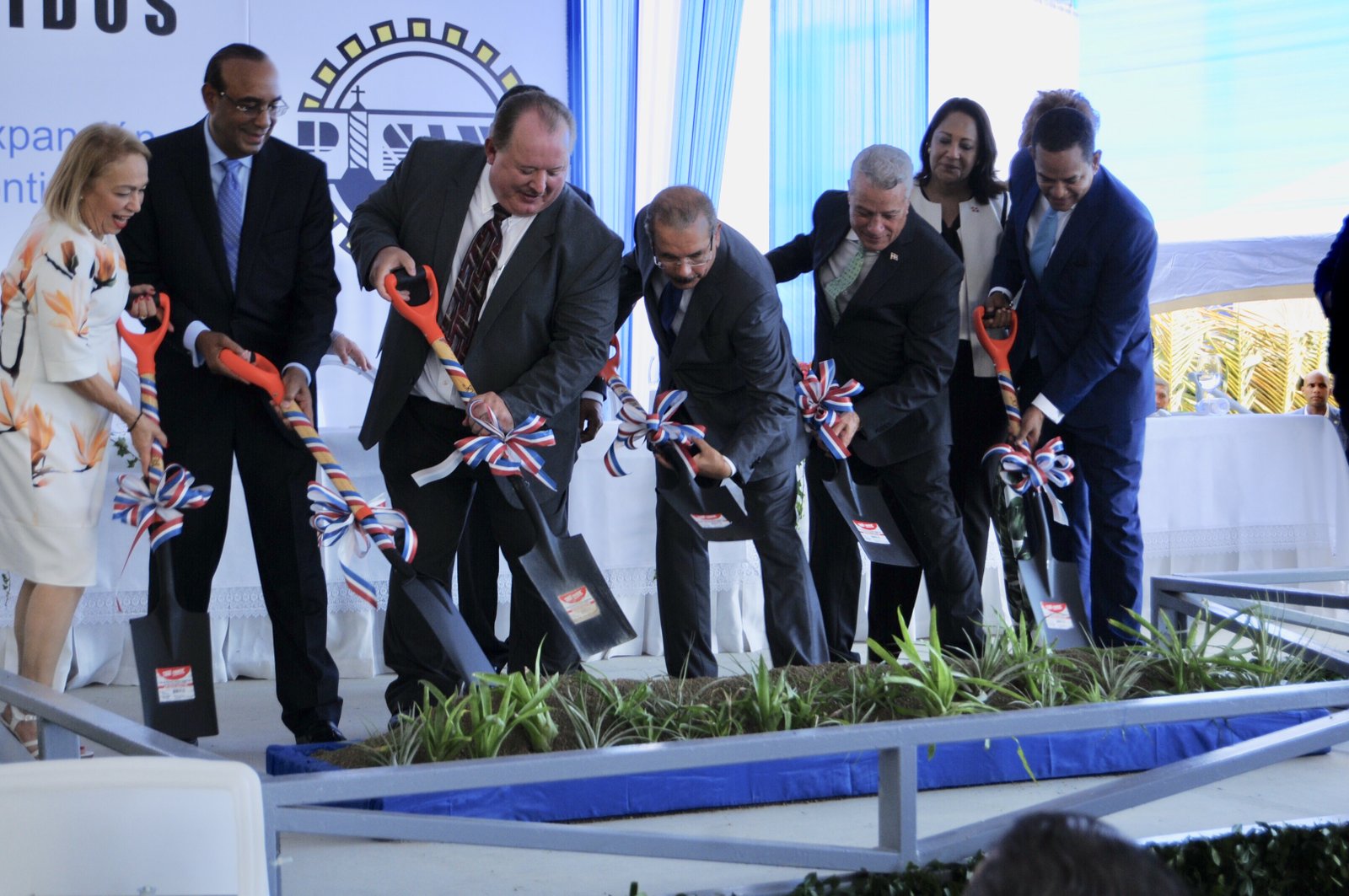 A142DAD8 D831 4DF4 8E44 E6EB0E680379