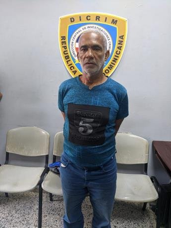 capturan hombre que robo a sacerdote aleman en la catedral de la vega