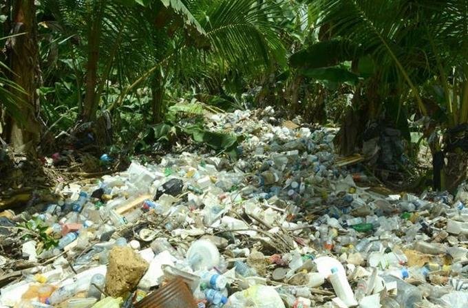 ministro de medio ambiente amenaza con sancionar a alcaldes por basura en arroyo lebron