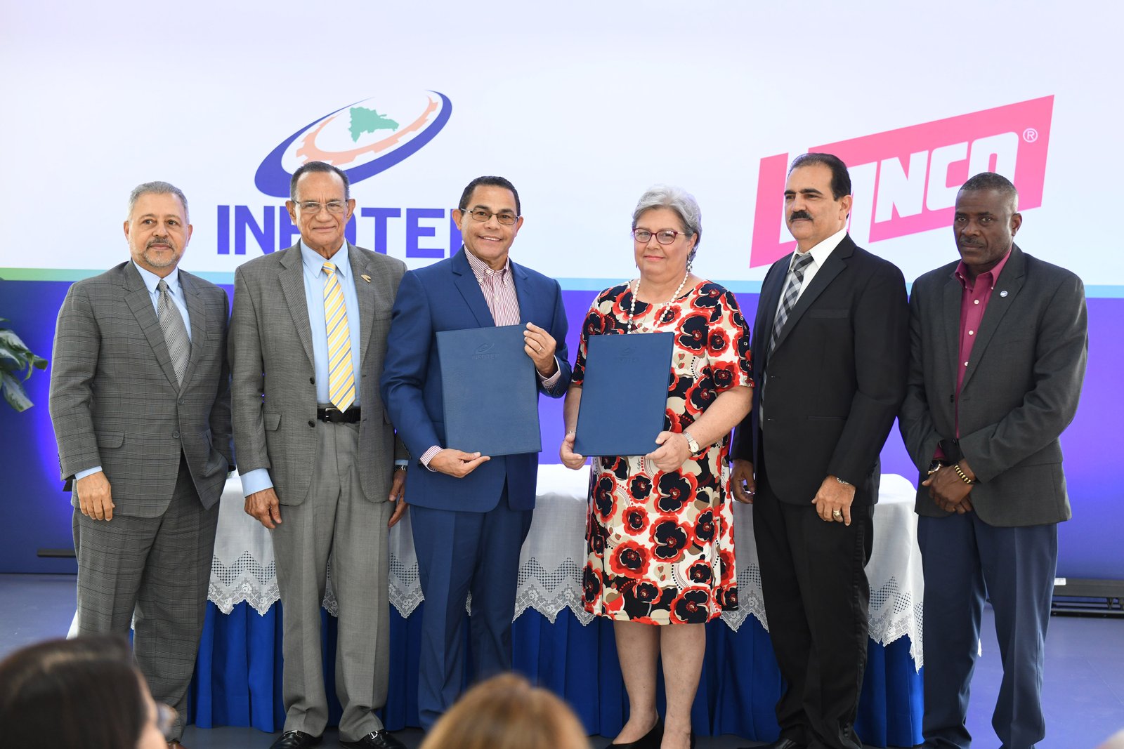 Rafael Ovalles y Cándida Mejía junto a Leonel Castellanos Gabriel del Río Doñé Arturo Espinal y Narciso Cabral