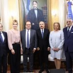 danilo medina recibe a expresidente frances franois hollande en palacio nacional