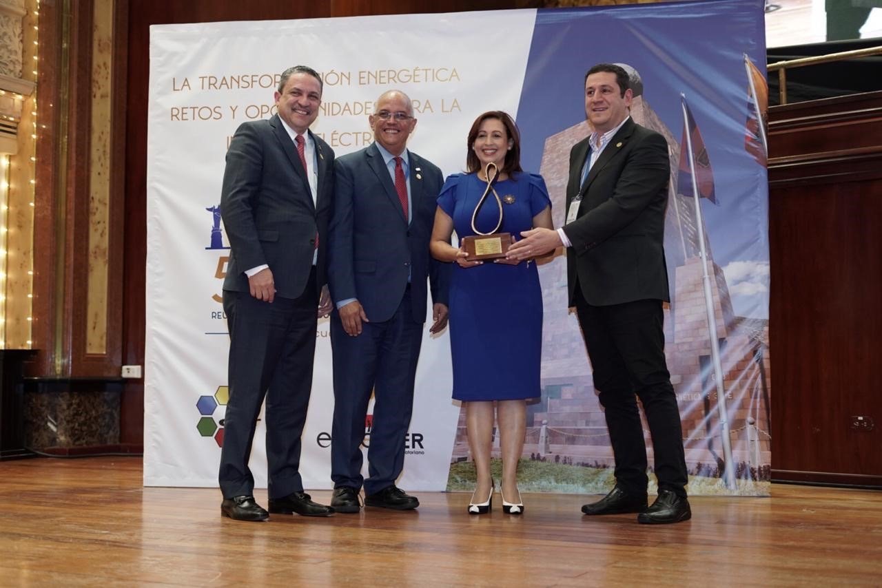 FEF58293 FEAA 466E A5D2 A7A93DFAECC0