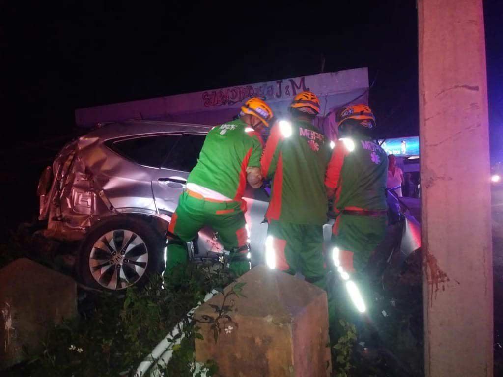 accidente burende la vega yipeta crv