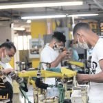 dclase shoes se reinventa para conservar miles de empleos