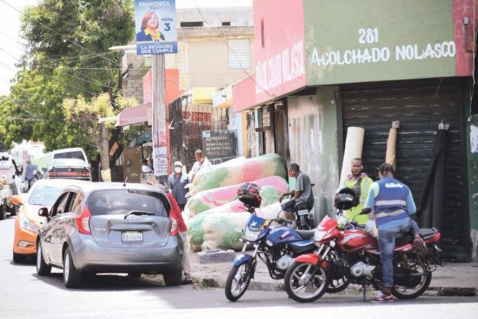el-comercio-se-adelanta-a-la-apertura-dispuesta-por-el-gobierno-para-manana