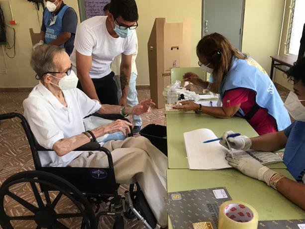elecciones se desarrollan en orden en santiago