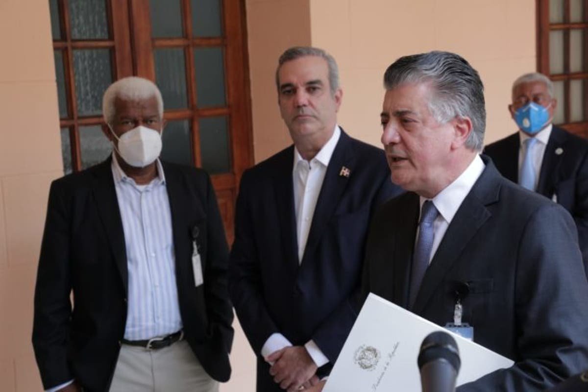 Luis Abinader 3 696x464 1