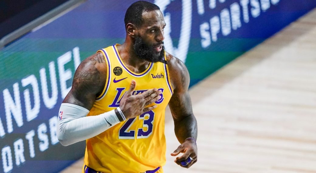 LeBron James Los Angeles Lakers 1 1040x572 1