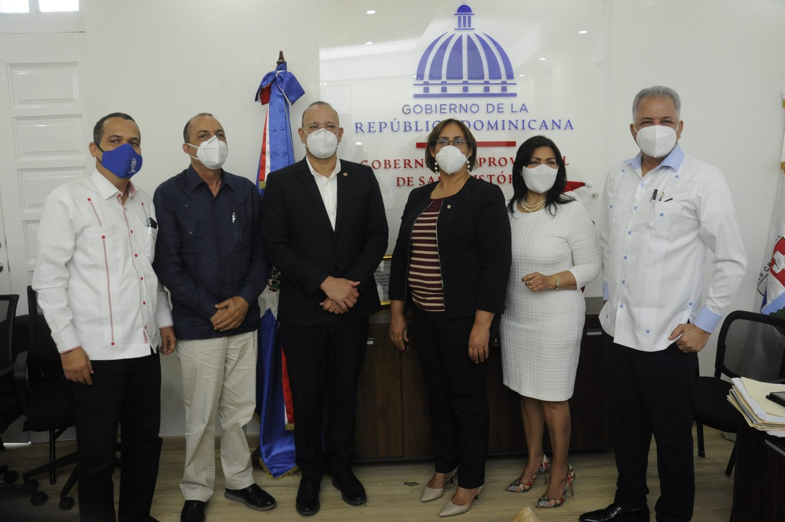 Ulises Rodríguez junto a autoridades de San Cristobal scaled
