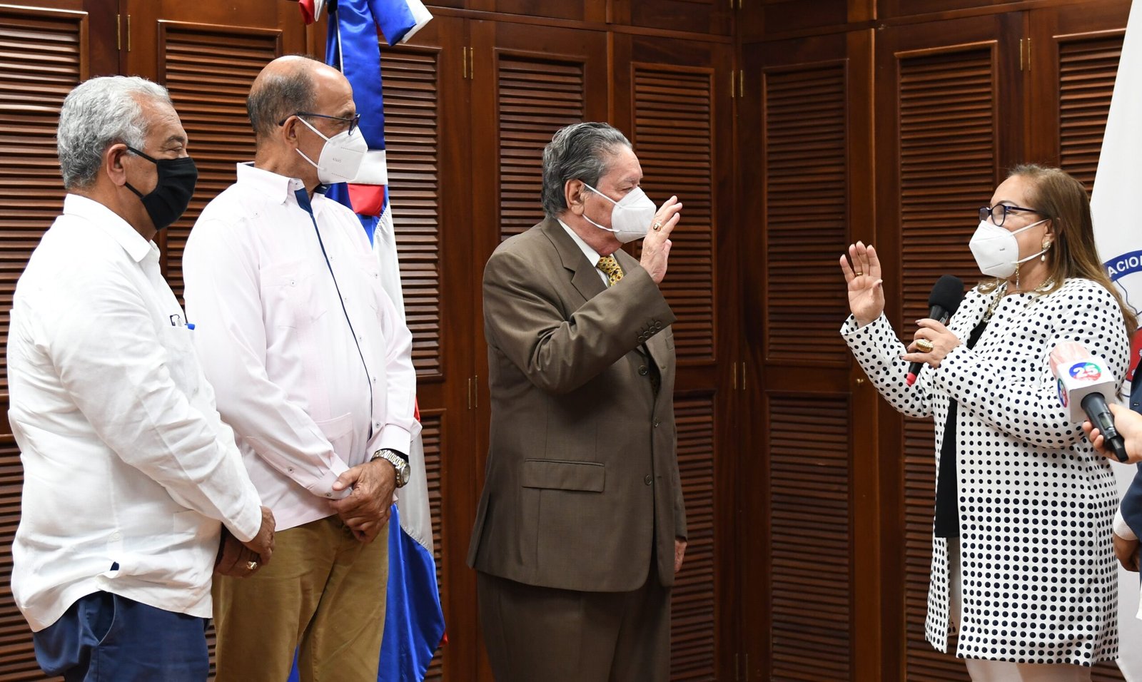 Juramentacion del nuevo presidente del Consejo de Directores de Coraasan scaled