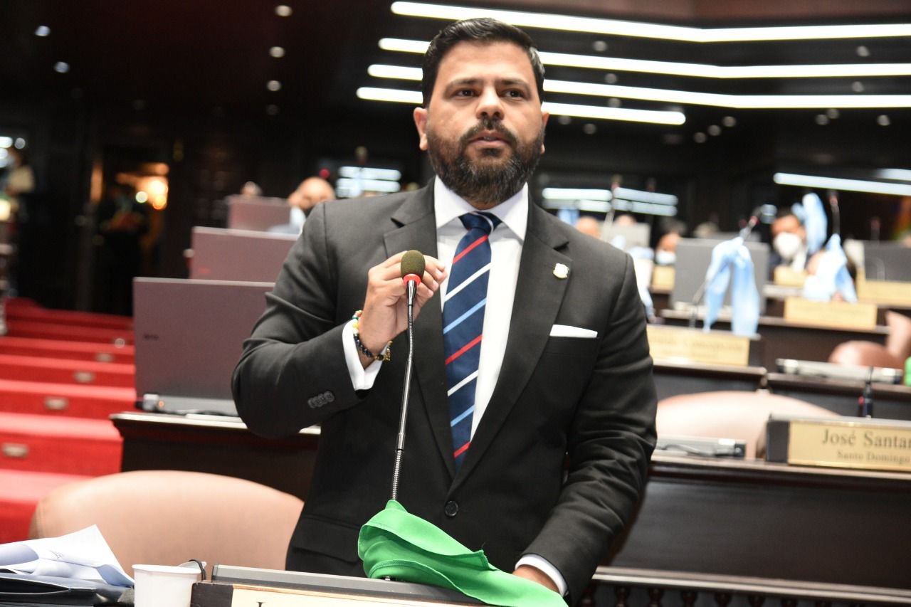 Diputado Leonardo AGuilera 1