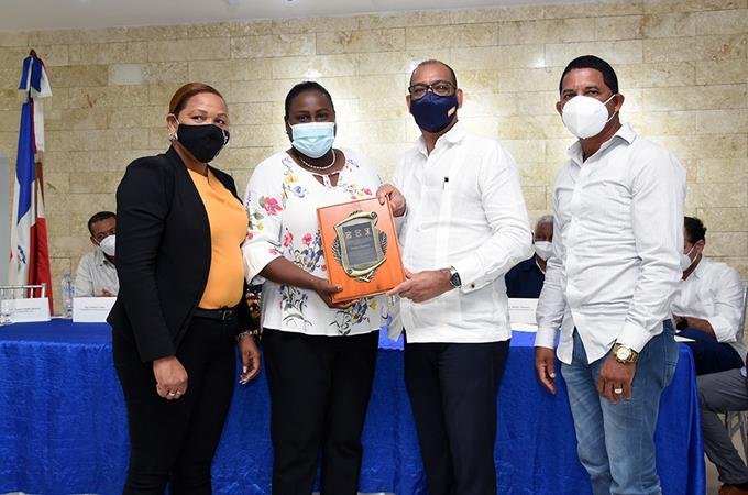 mopc busca impulsar el desarrollo economico y social de el seibo con nuevas obras