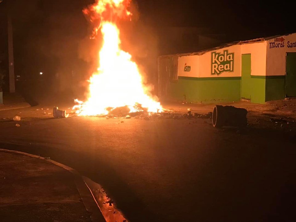 21 21 13 05 49 3500367