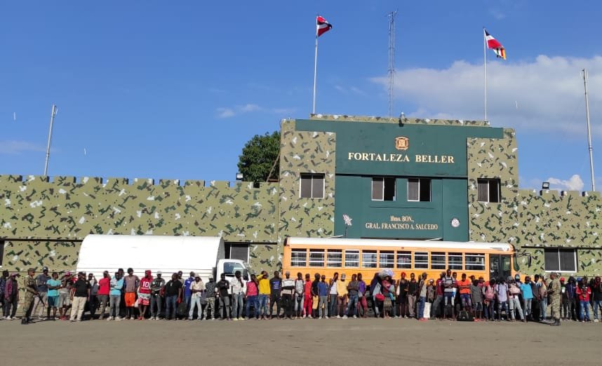 AAF9B811 AE6B 44EB 9A9A C70C8E0CE225