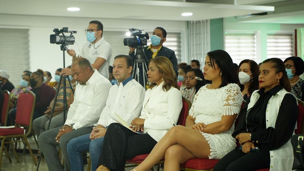 Ambiorix Gonzalez alcalde Abel Martinez Clara Cruz