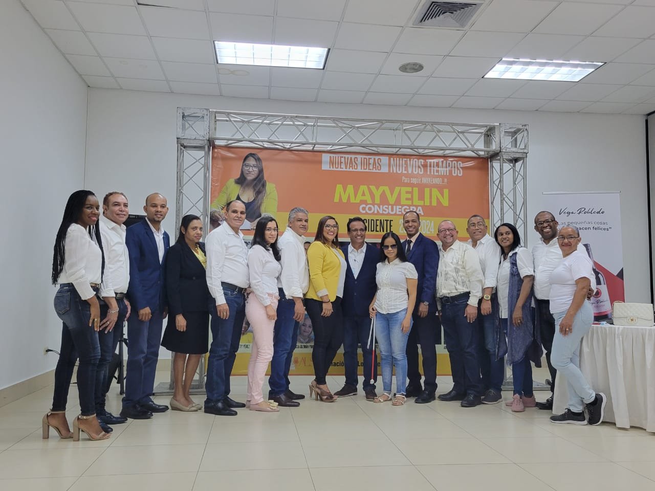 18637713 84FC 40F4 A21A F2801E33821E