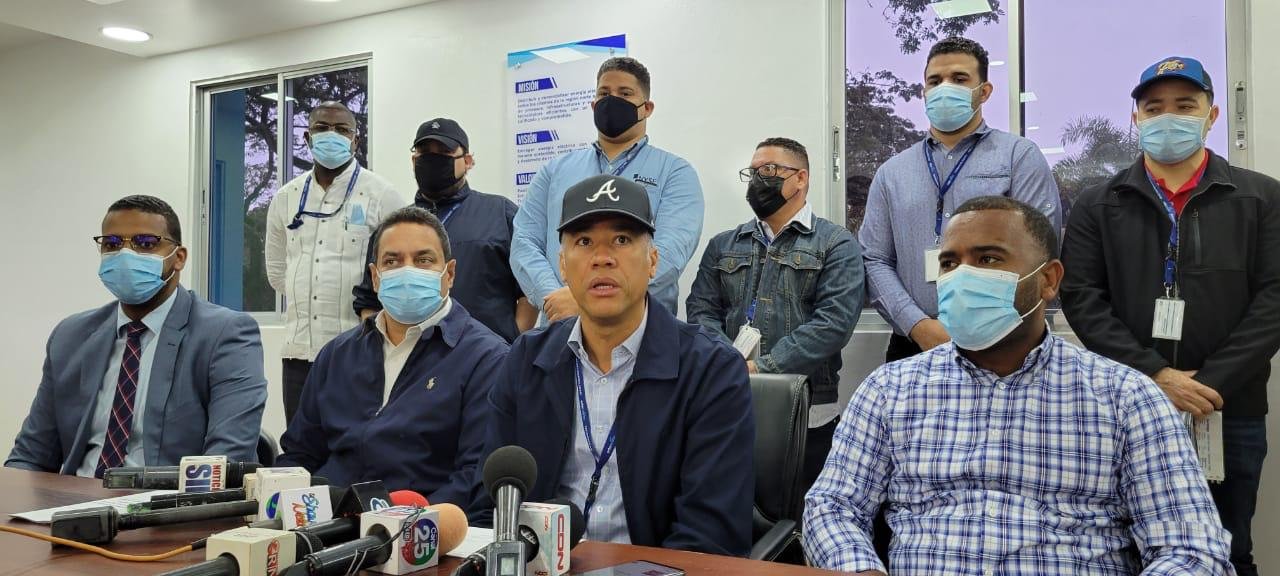 Andres Cueto en rueda de prensa dando a conocer un informe de las averias provocadas por las lluvias