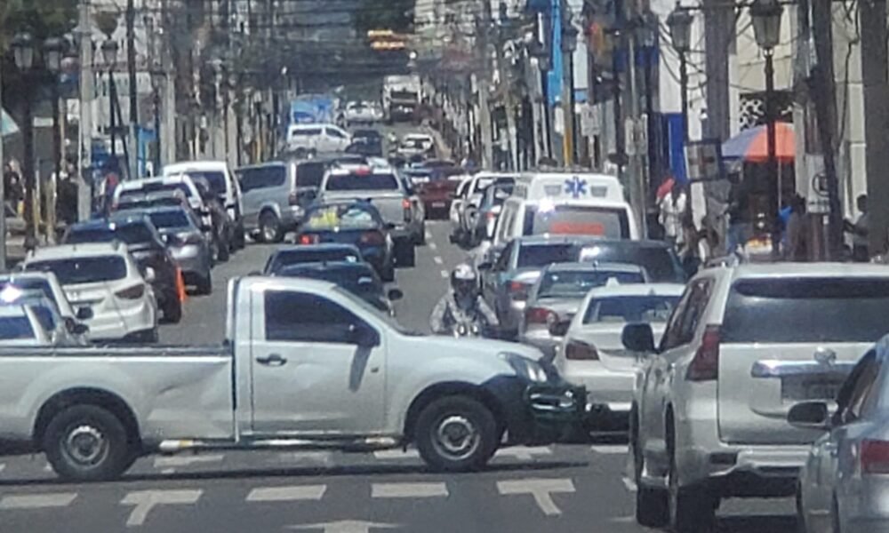 00E2700F DCEC 4AE5 A7BD 9990888D4176