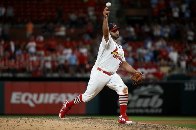 albert pujols debuta como lanzador en noche de records para los cardenales