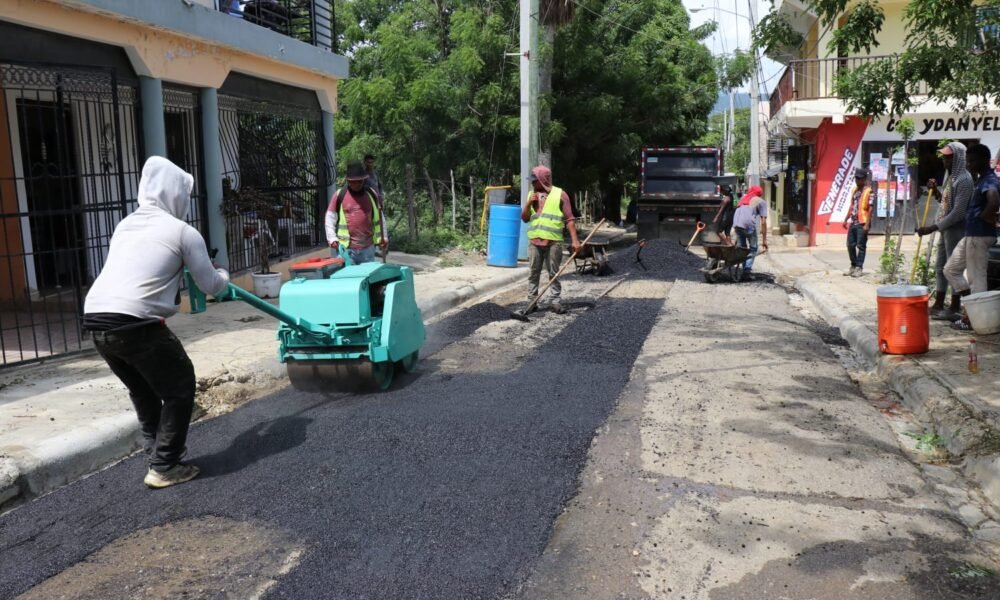 Luego de 20 anos moradores del Francisco del Rosario Sanchez cuentan con alcantarillado sanitario y redes de agua potable