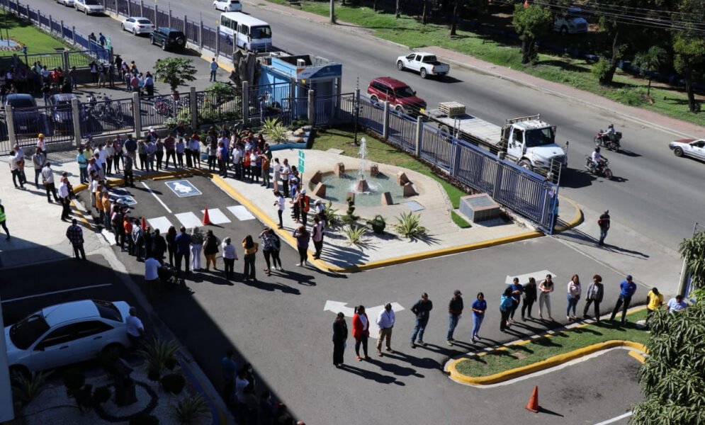 ca31d77e51afee6744234175c9f4148f L