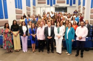 Cien mujeres de UNMUNDO inician capacitacion en Oratoria y Liderazgo