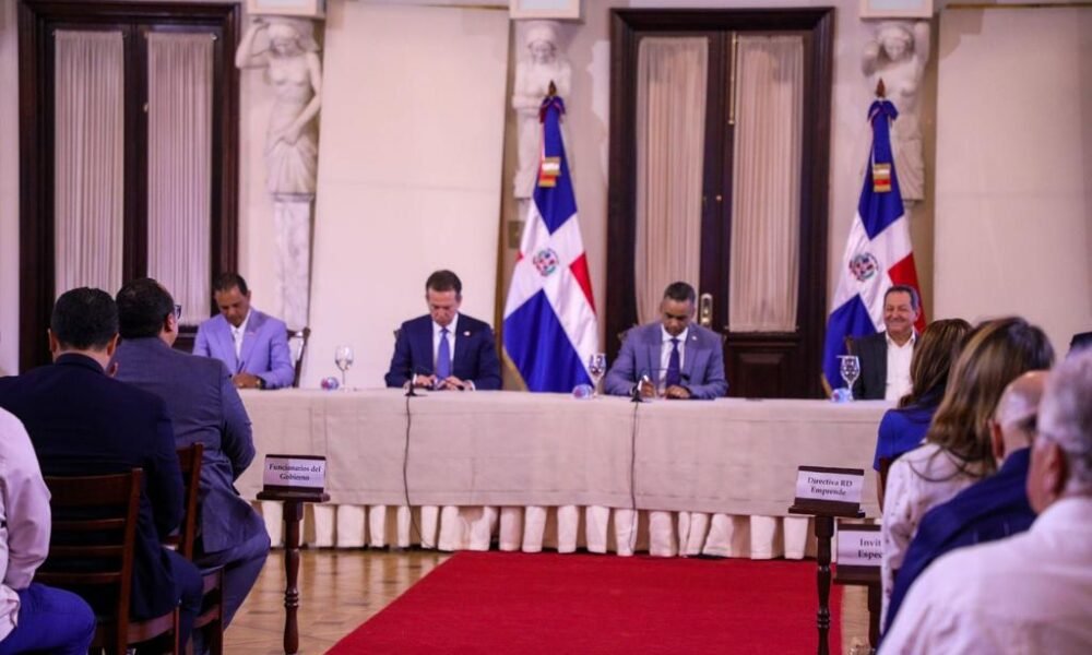 Gobierno entrega 25 millones de pesos en apoyo al desarrollo de la industria emprendedora 1