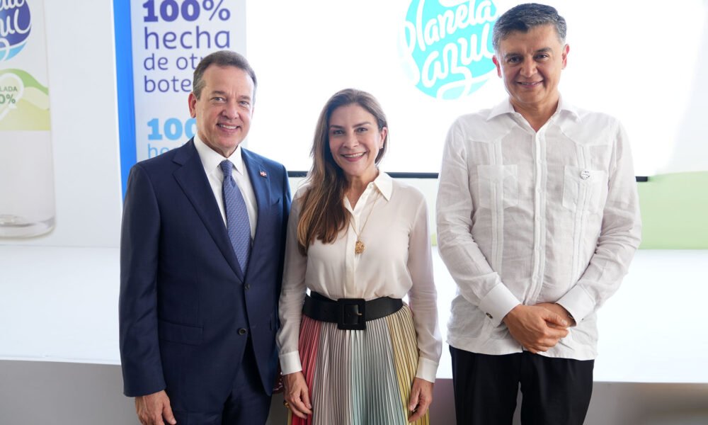 Ito Bisono Carolina Mejia y Diego Freires