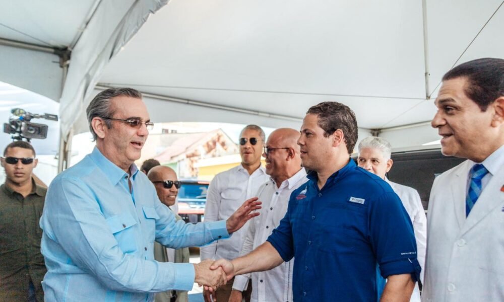 Presidente Luis Abinader y Ministro Carlos Bonilla entregan Centro de Salud en La Joya Santiago 2