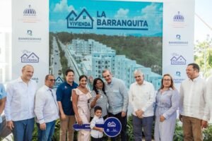 Presidente Luis Abinader y Ministro Carlos Bonilla entregan Mi Vivienda La Barranquita Santiago