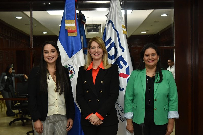 Anna Cristina Hernandez Maria Teresa Ferreiro y Mildred Subervi