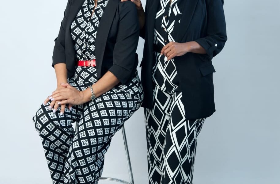 Santa de la cruz y Milka Hernandez Grupo Sarma