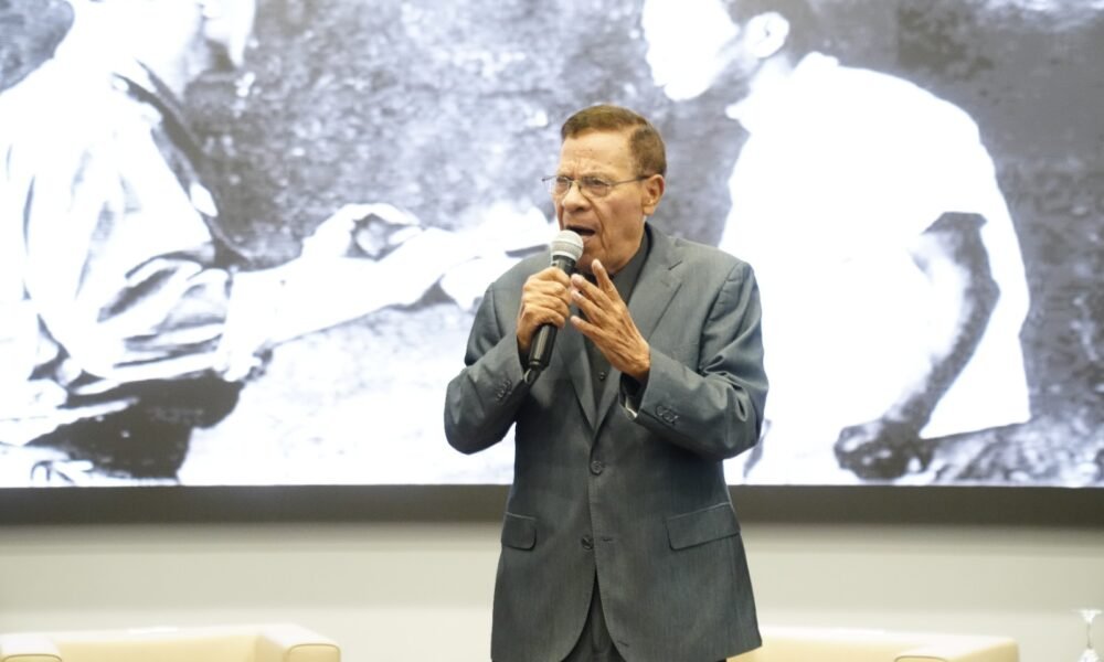 Anibal de Pena participo en actividad sobre la Revolucion de Abril en INFOTEP