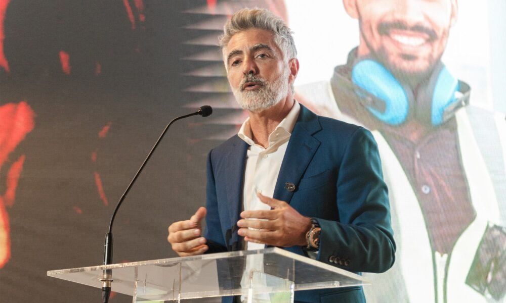 Cesar Latrilla CEO de Noval