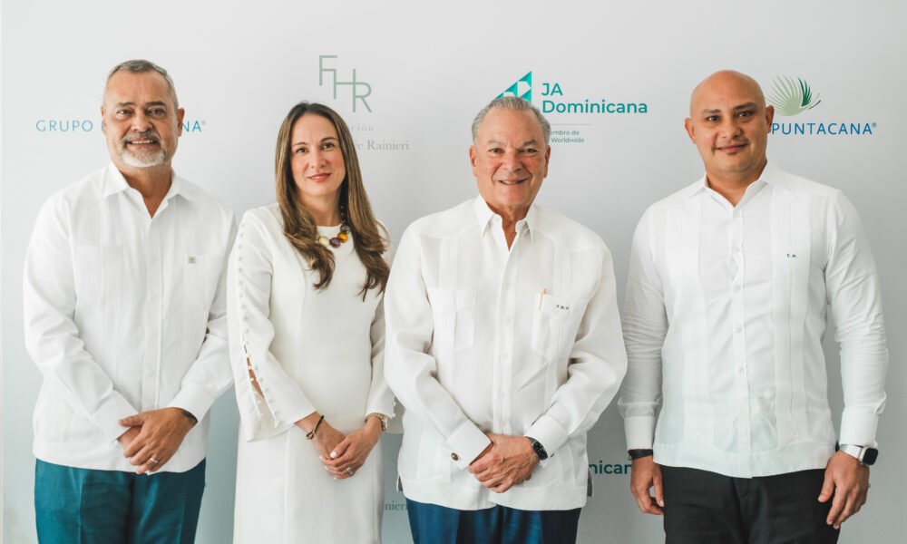 Paul Beswick Consuelo Linares Frank Rainieri y Cesar Asiatico