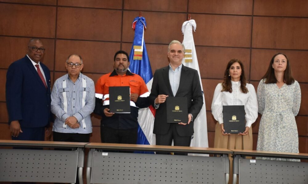 photo 4949937912036830016 y