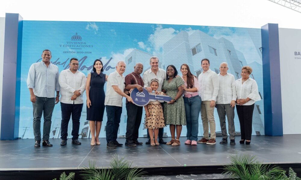 264 familias reciben nuevas viviendas por parte del Presidente Abinader y el Ministro Bonilla en Ciudad Modelo