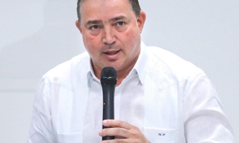 Hector Porcella director general del IDAC