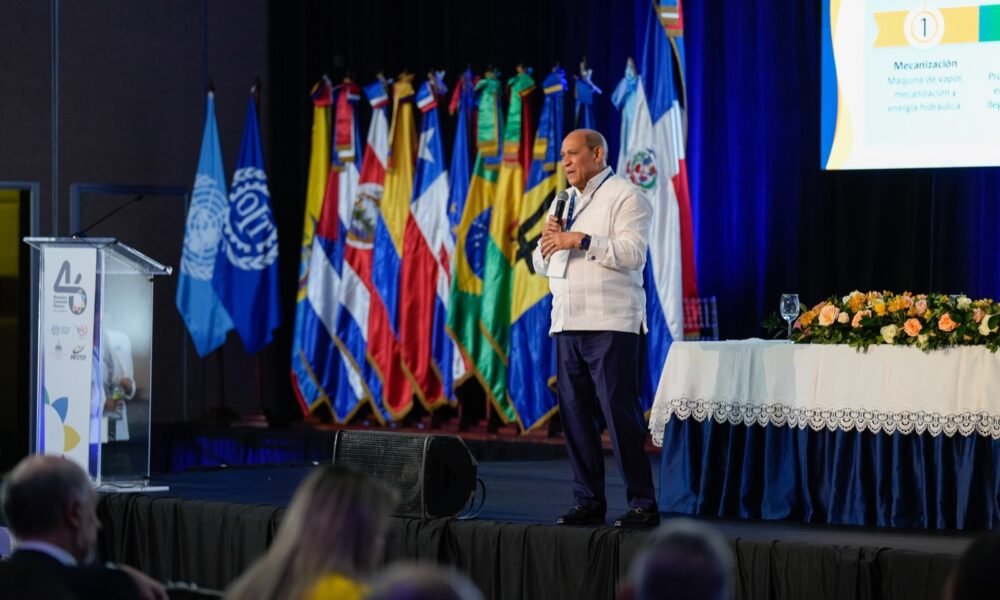 Rafael Santos Badia presento los avances de la formacion profesional