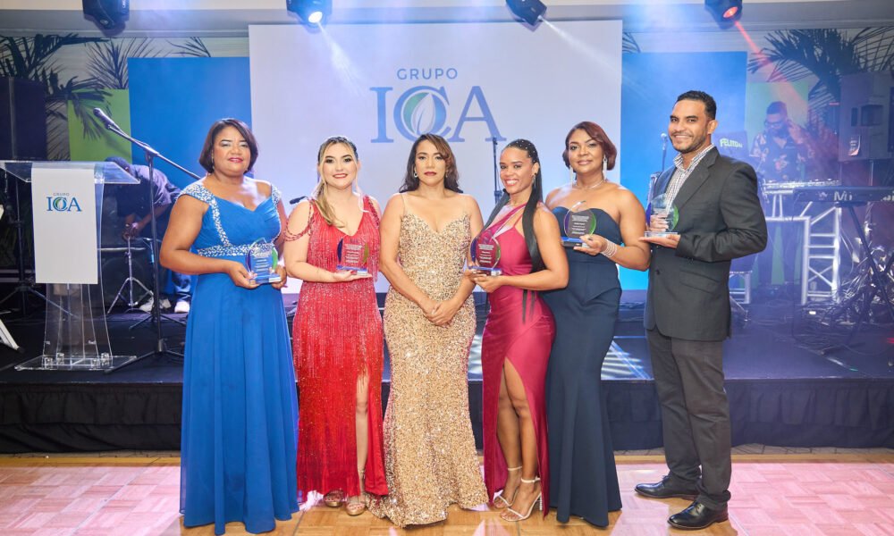 1. PRINCIPAL Sobeida Perdomo junto a Maribel Casilla Fátima Fernández Jeimy Soriano Josefa Espinal y Julio Rodríguez colaboradores reconocidos por sus de serivicio en Grupo ICA