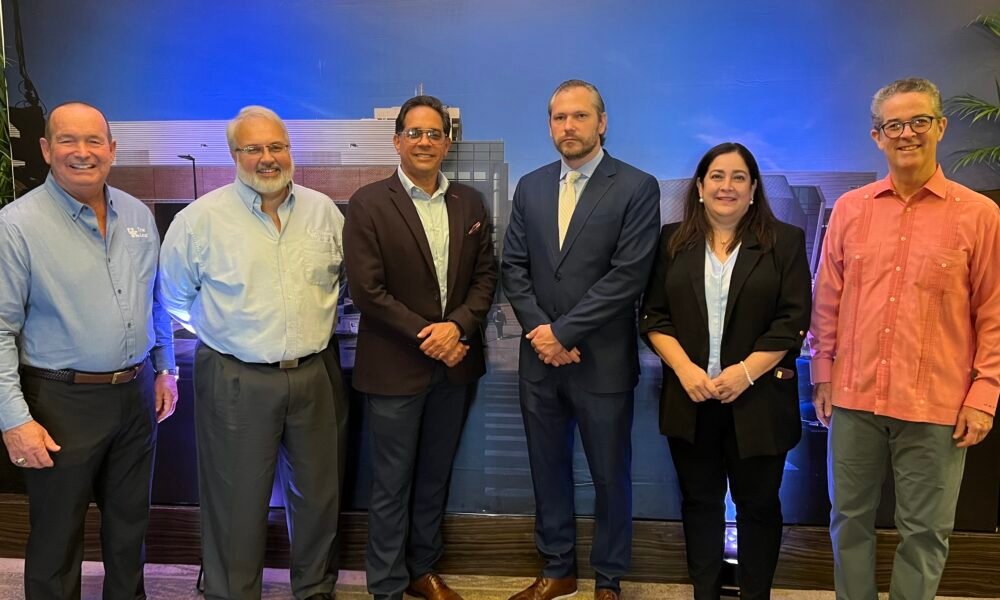 GLOCAL GROUP senores Eric Freeman Tony Chamblin Carlos Rodriguez Johannes Kelner Silvia Cochon y Jose Manuel Torres