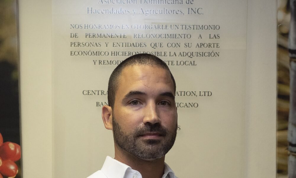 Jonathan Rivera presidente de la asociacion 1