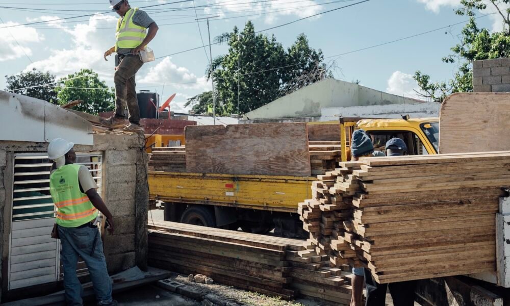 MIVED avanza operativos de reconstruccion de viviendas afectadas por disturbio tropical 4