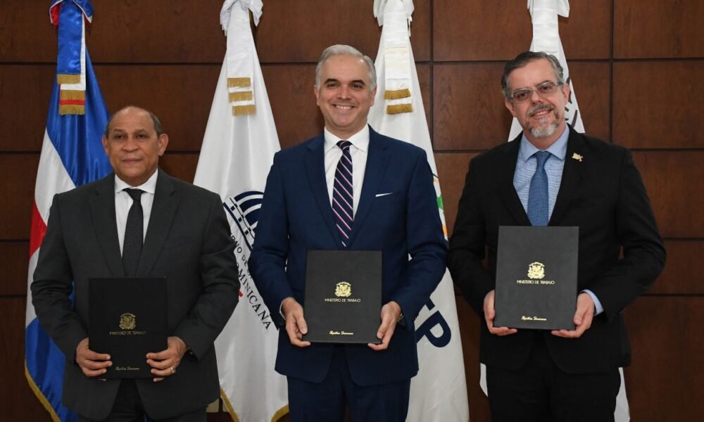 Rafael Santos Badia Luis Miguel De Camps Garcia y Pablo Wiechers.