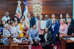 Ayuntamiento de Santiago reconoce a Susi Pola como Hija Adoptiva de Santiago de los Caballeros 2