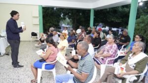 Personal de Edesur capacitando