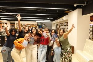 Cuesta Libros recibe a la escritora Karine Bernal Lobo en un Meet & Greet con sus lectores 1 WhatsApp Image 2025 10 06 at 8.27.07 AM