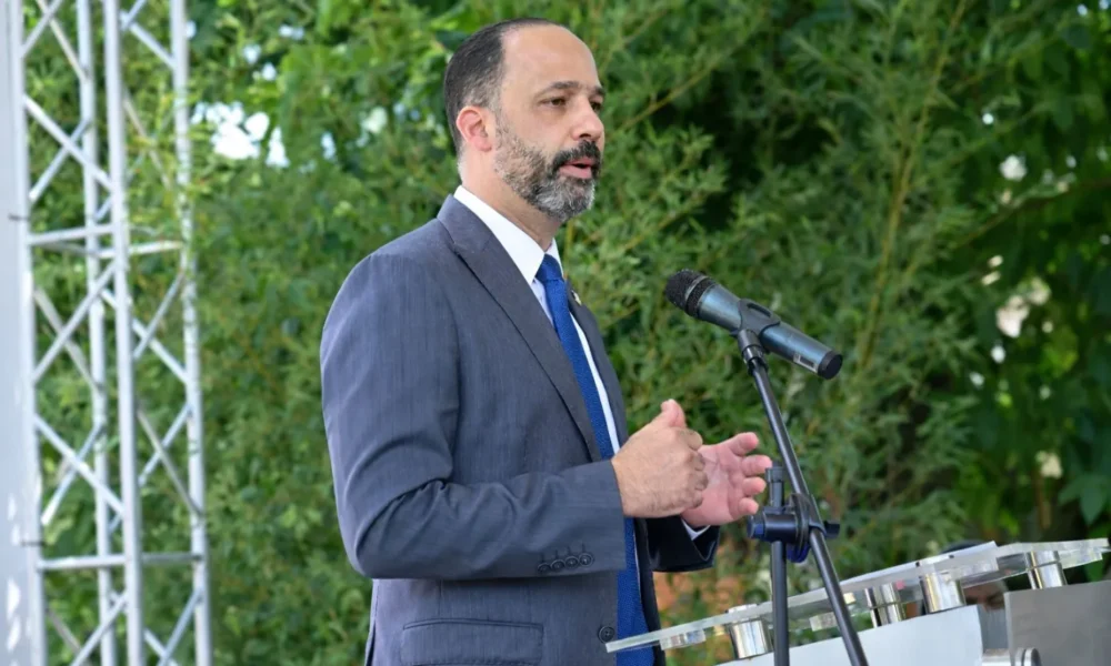 BB158E1F 1A06 469A 8D32 0DEB42351A2A