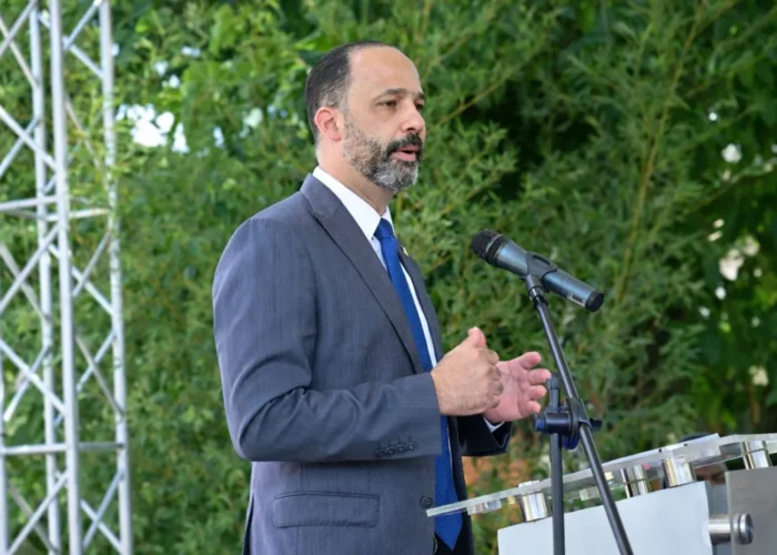 BB158E1F 1A06 469A 8D32 0DEB42351A2A